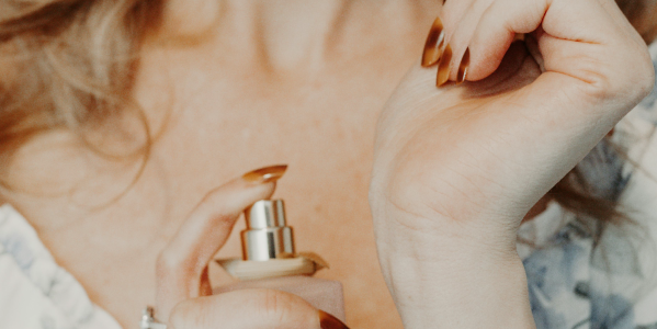 4 perfumes para regalar el Día de la Madre